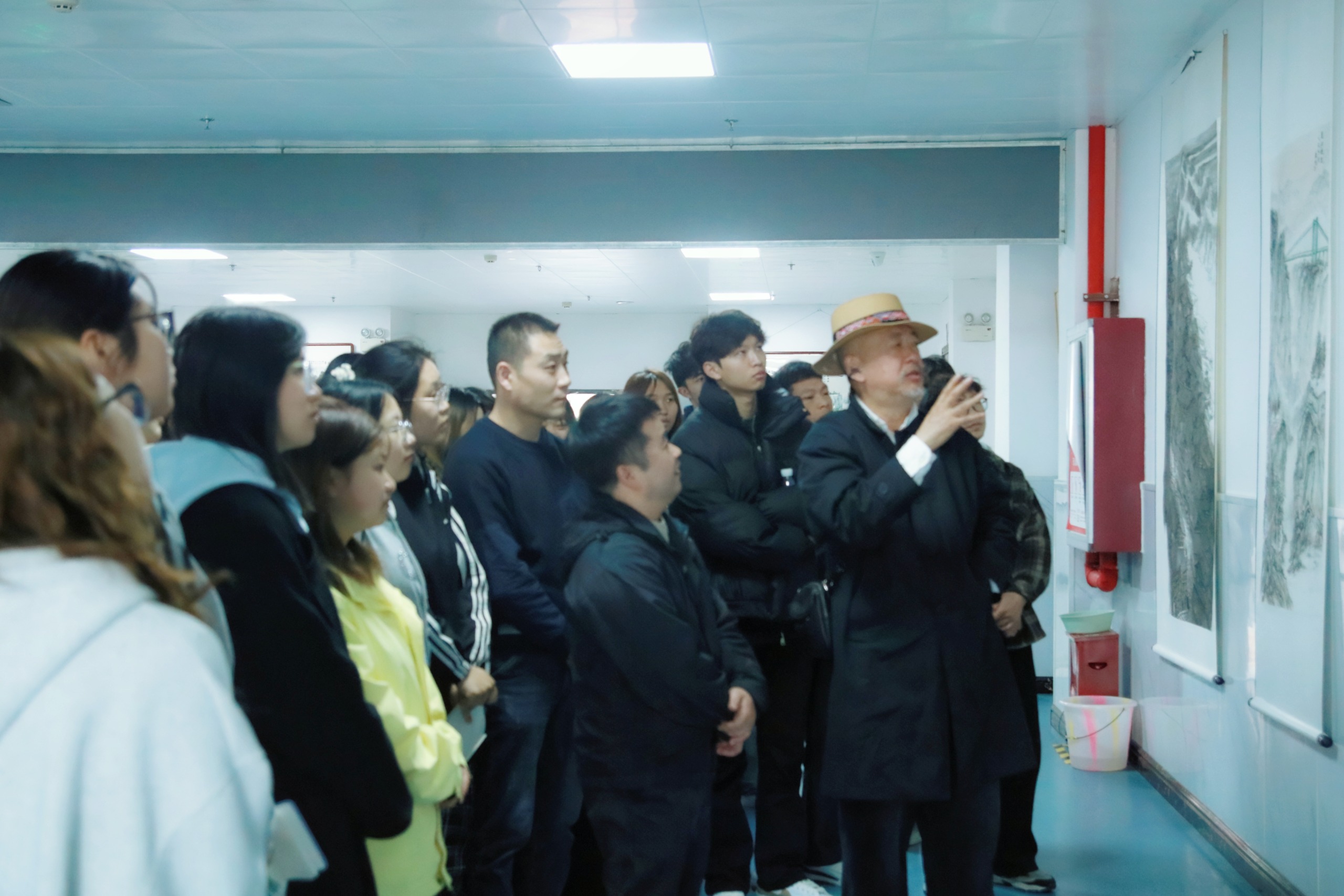 【以美润心 以艺赋能】 体育与艺术学院“刀笔丹青 以画传美” 美术作品展圆满落幕